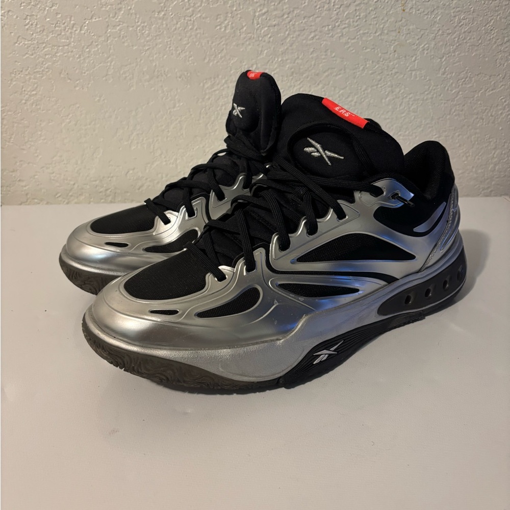 Reebok Engine A in Metallic Silver and Black
